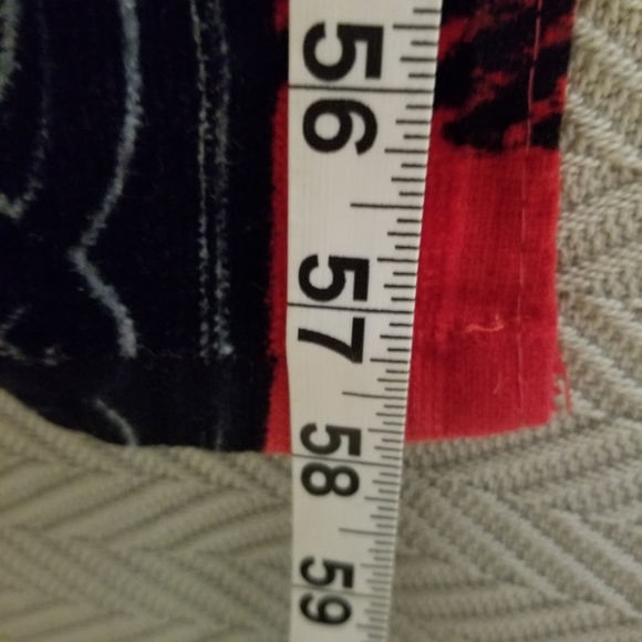 InstaKilt Red Scottish Tartan Kilt Beach Towel NWOT - Picture 9 of 9